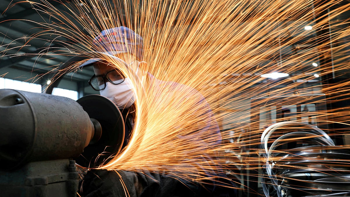 Rising Input Costs and Labor Shortages Disrupt India's Manufacturing Sector