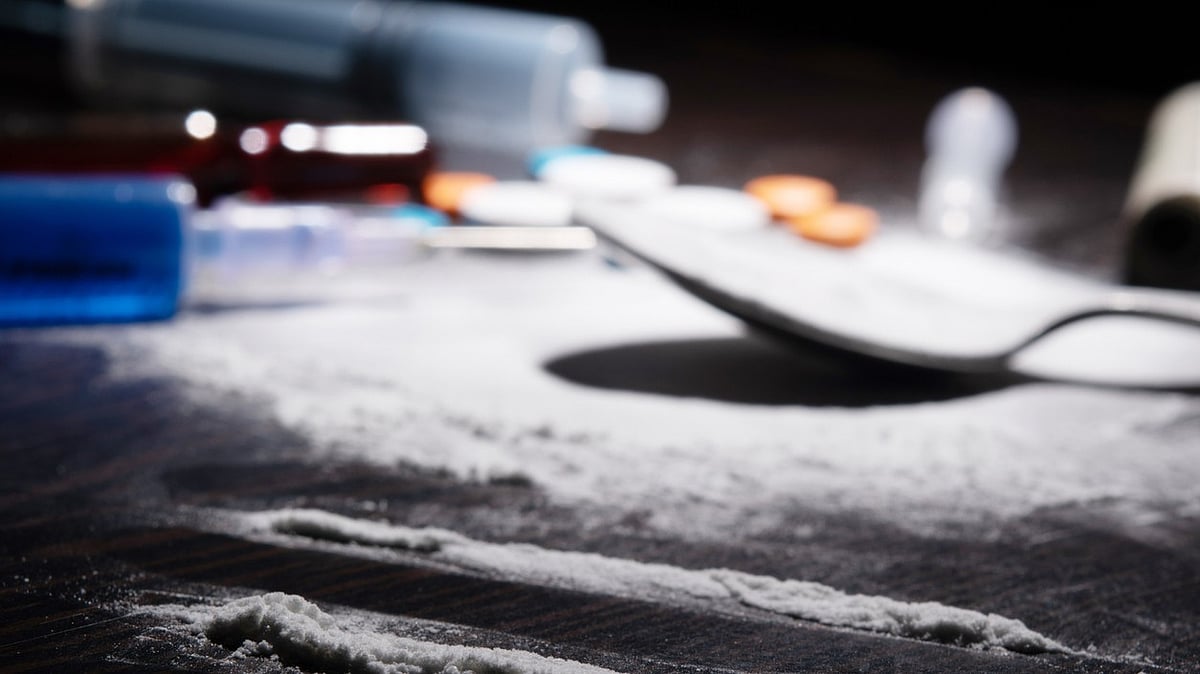 Two MBA Students Die of Suspected Drug Overdose in Mumbai Apartment