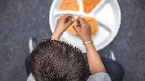 Over 100 Students Fall Ill, One Dead After Meal at Odisha School; CM Orders Probe