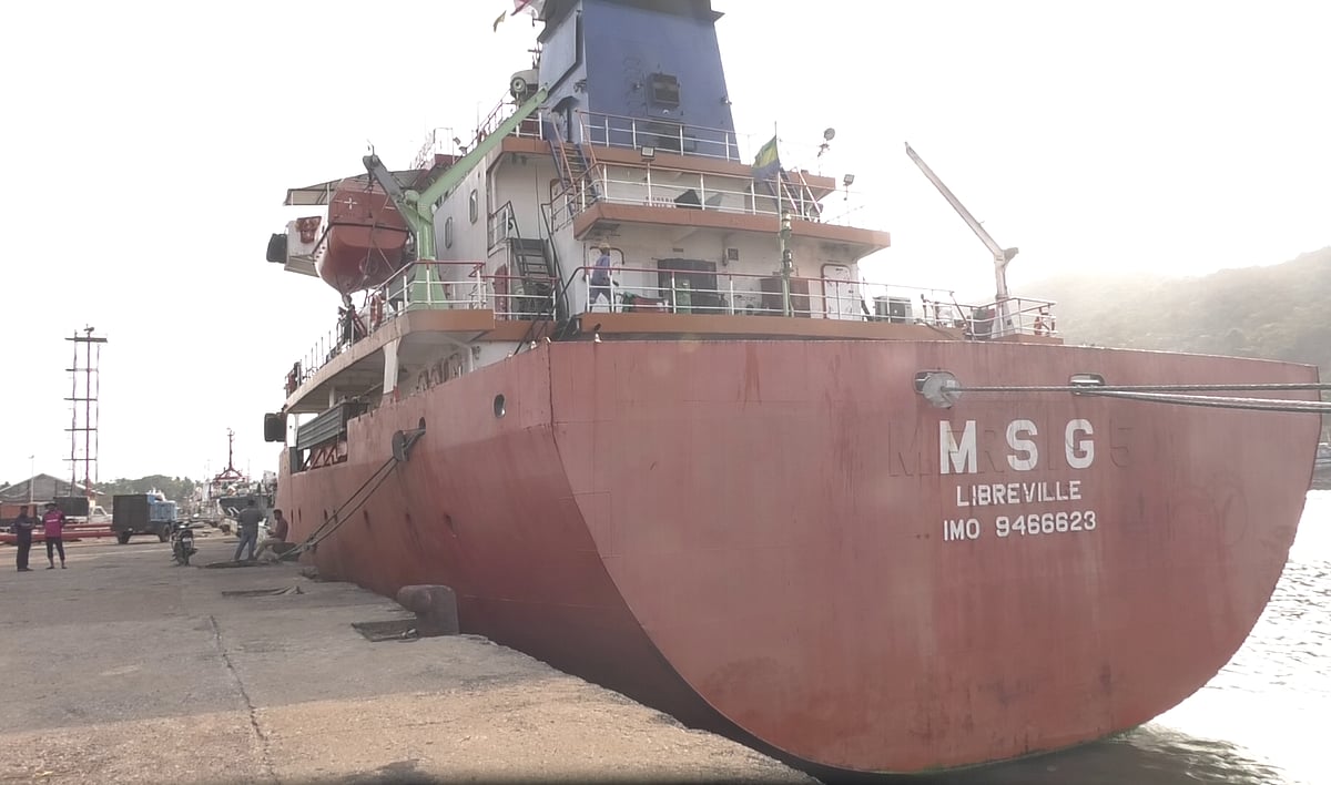 Major Bitumen Shipment Arrives at Karwar Port, Boosting Karnataka Infrastructure