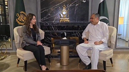 Pakistan Minister, US Envoy Discuss Iran War Ahead of Islamabad Talks