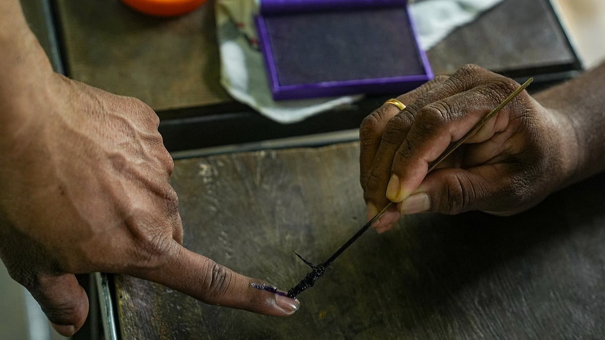 EC Suspends Poll Staff for Leaving Booth Unattended in West Bengal