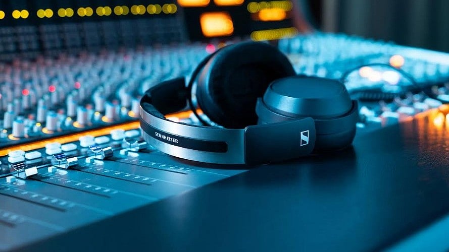 Gadgets Weekly: Sennheiser HD 480 PRO headphones, Dell 15 PC and more