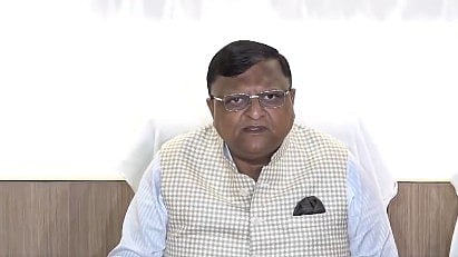 EC Warns Repoll in West Bengal If EVM Tampering Proved, Says CEO