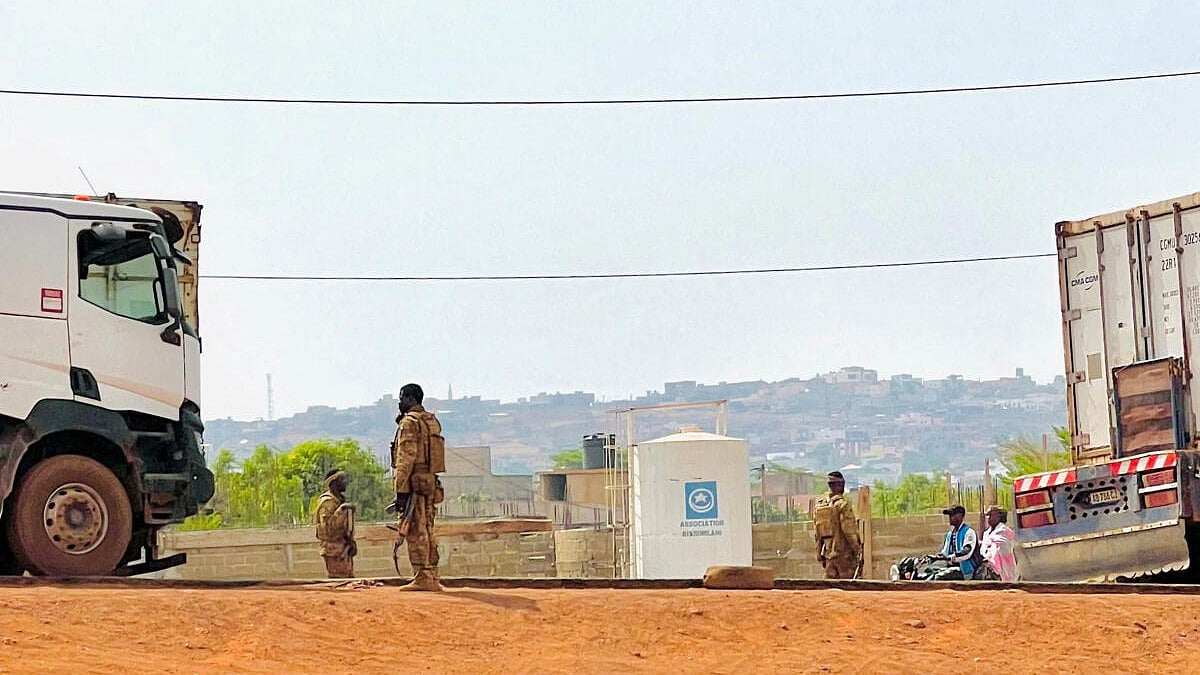 France Urges Citizens to Leave Mali 'As Soon As Possible' Over Security Risks