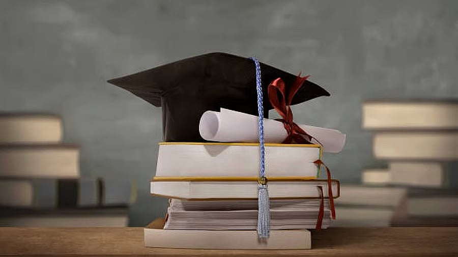 92-Year-Old UP Lawmaker Gets School Certificate After 76 Years