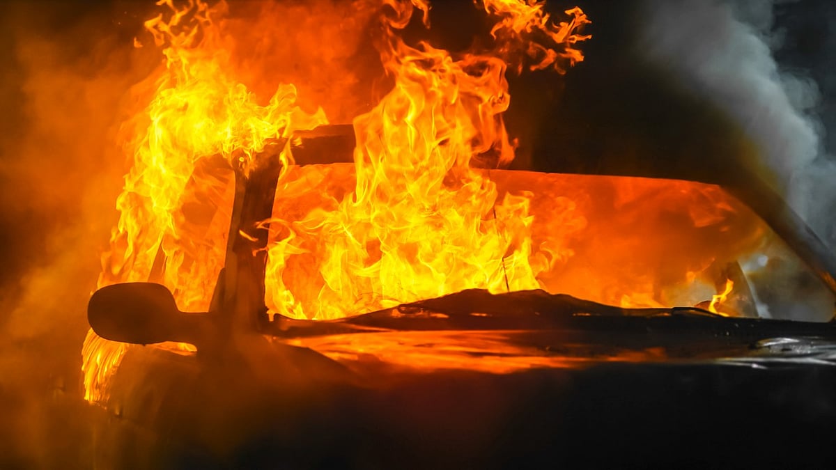 Car catches fire on Delhi-Mumbai Expressway in Rajasthan, five of family burnt alive