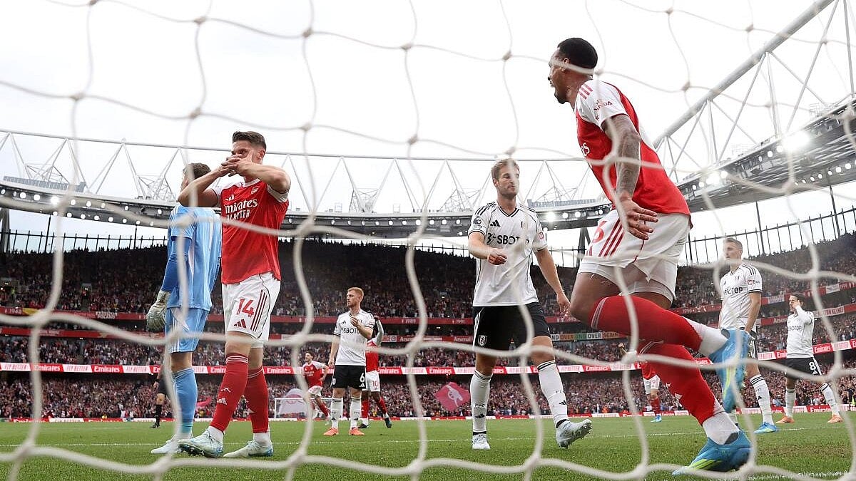 Arsenal Beat Fulham 1-0, Extend Premier League Lead to Six Points Over Man City