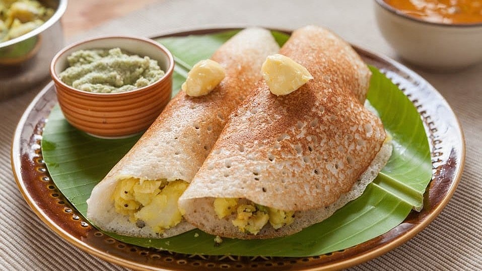Steep LPG hike leaves Bengaluru eateries with little choice