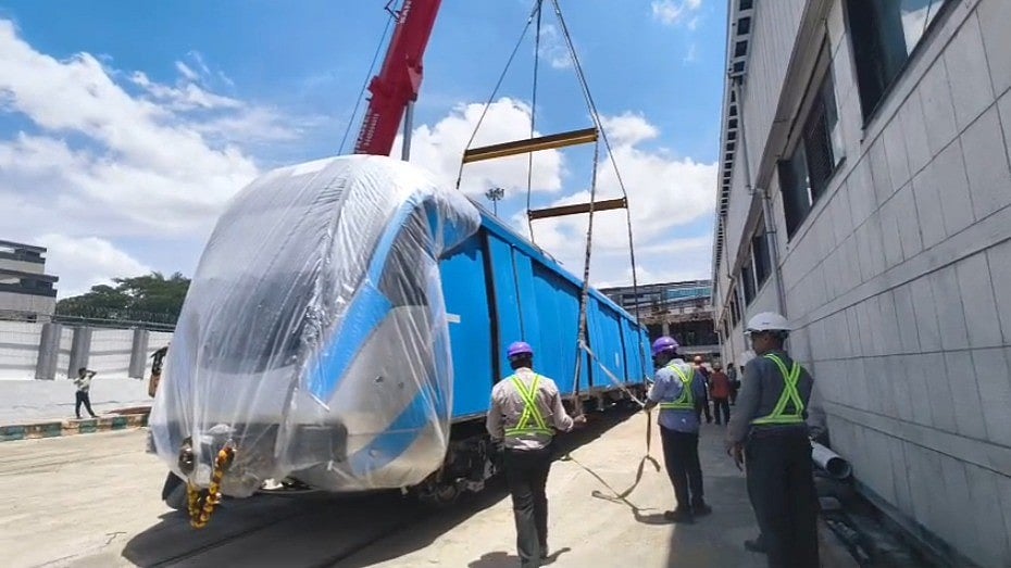 Namma Metro gets first Blue Line train; trial run months away as tracks not yet ready