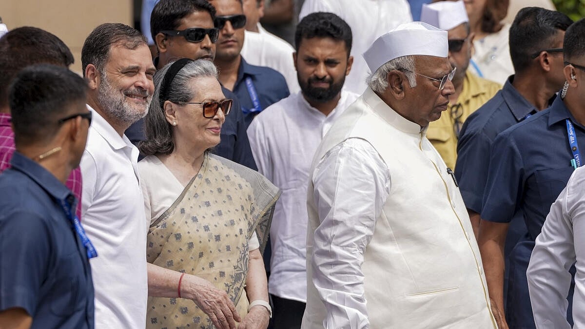 BJP accuses Sonia Gandhi of 'objecting' to full version of 'Vande Mataram' at event; Congress denies allegation