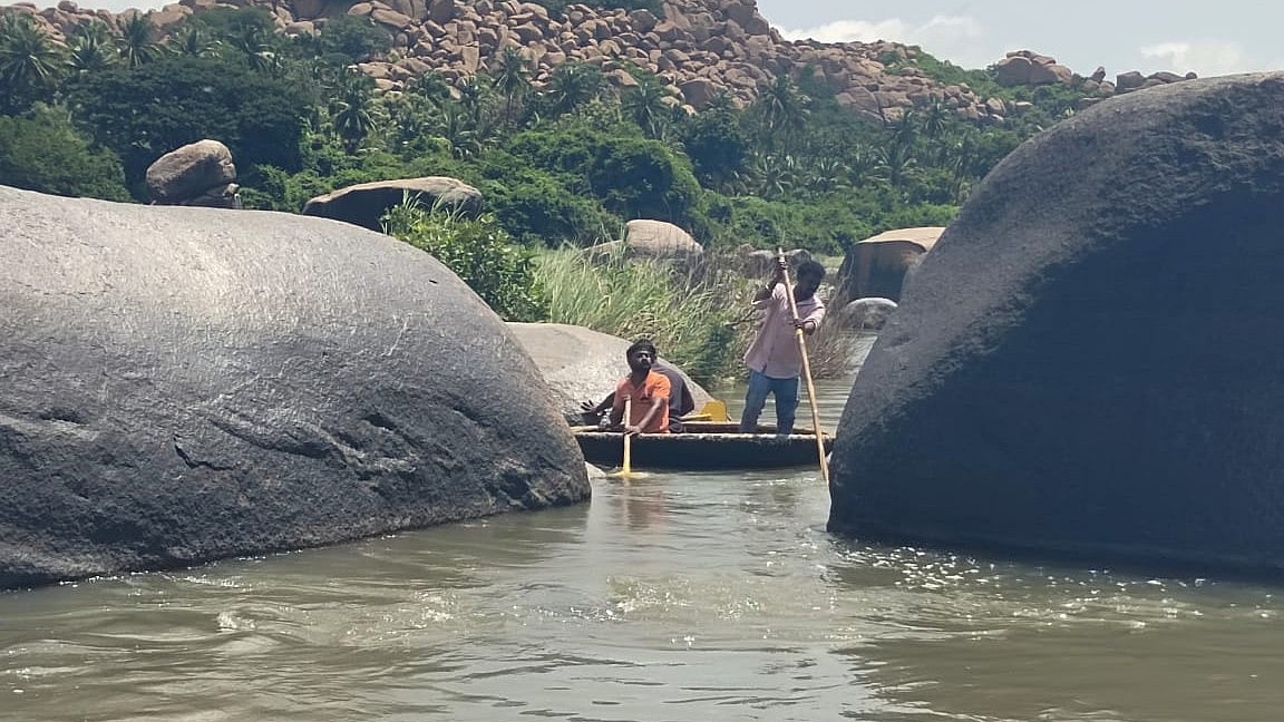 Mother, daughter drown in Tungabhadra river at Hampi, son rescued