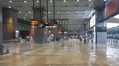 Delhi airport experiences waterlogging at T2, T3 forecourts due to heavy rains