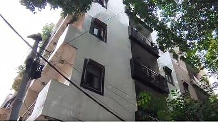 North Delhi building tilts repeatedly over years, residents allege civic apathy