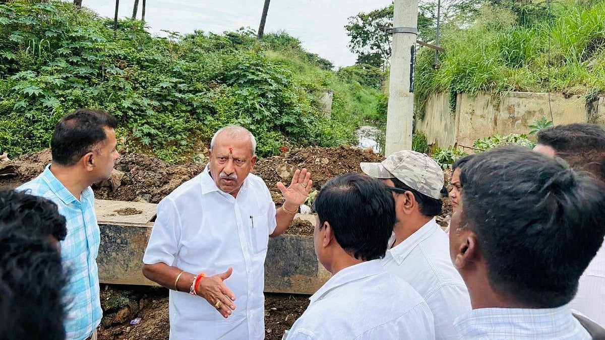 MLA Byrathi Basavaraj inspects delayed Hennur–Bagalur road work