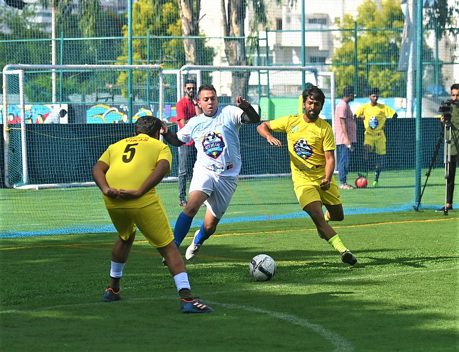 Sharan Deepak Melwani, Swiss Re breeze pass tough BOSCH defence