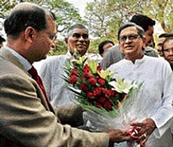 Krishna talks tough on Pak