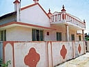 Periath Library building constructed along the lines of Dr Masti Venkatesh Iyengars old house in Masti in Malur taluk of Kolar district. DH photo