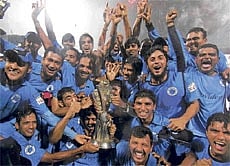 Joy Unbound!: A jubilant Bangalore Provident side after winning the inaugural KPL Trophy. DH photo/ Srikanta Sharma R