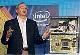 Intel Chief Technology Officer & Head Intel Labs Justin Rattner demonstrating the chip. KPN