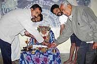THE POWER OF YOGA Vishwa Hindu Parishad district general secretary M Vemanna inaugurating a free yoga and meditation camp in Srinivaspur on Monday. Administrator of Venu Education Society and others are seen. dh photo