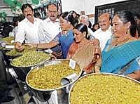 Labour Minister N Bachegowda, Police Commissioner Shankar Bidari and actress Tara at the inuagration of avare mela on Thursday. DH photo