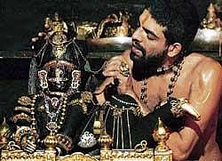 Shiroor mutt seer Sri Laxmivaratheertha is known for decorating the deity in 300 types. DH Photo