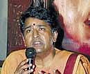 Nithyananda Dhyanapeetam spokesperson Nithya Sachidananda addressing the press at Bidadi in Bangalore on Monday. DH photo