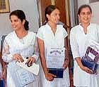 Golden Girls (From left) Gold medalists Nandini K (BSc-Bio Technology), Deepthi Shetty (MBA Marketing), Shakeera Irfan (MCom), Sonia Mercy Lobo (MSc Applied Botany) and Triveni (MA Kannada) all smiles after receiving the medals at the convocation from Governor H R Bharadwaj. DH photos