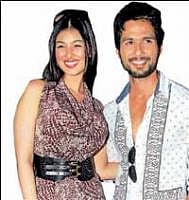 Promoting: Ayesha Takia and Shahid Kapoor.