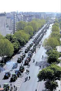 French farmers take to streets