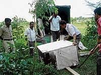HDFCs ATM stolen from Mirza Road in Anekal was found in a deserted place near Chikkanagamangala lake in the taluk. DH Photo