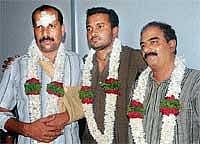 The survivors pose during the farewell ceremony organised for them on Tuesday at SCS Hospital Mangalore.  DH Photo