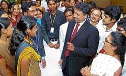 Interactive: Neeraj Patil and the students.