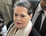 Prez race: Sonia meets Pranab, other top leaders