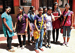 eager Freshers at the college.