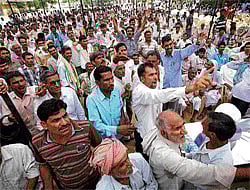 transforming lives: Farmers complain after waiting for hours before the free distribution of guar seeds by Vikas WSP, a company that specialises in the production of guar powders, in Jhunjhunu, Rajasthan. NYT