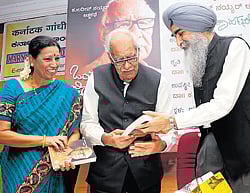 Shastri's death must  be probed, says Nayar