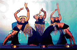 flexible A group performs the tribal fusion style.