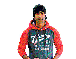 Yang's team was created in 2010 by the Tianmen mountain management to deal with waste accumulating on its sides, an unfortunately common occurrence at Chinese beauty spots.