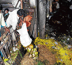 Vendors dump waste at KR Market.
