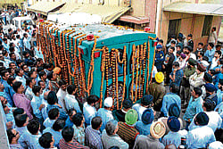 Starting out as a snack seller outside a liquor vend at Thakurdwara, Chadha built an empire envied by the richest of the rich.