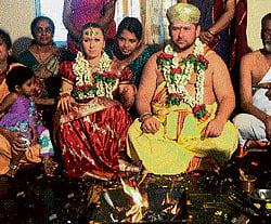 Alexander and Maria tied the nuptial knot according to Hindu rites at Srirangapatna, on Sunday. dh photo
