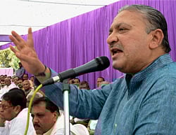 Narhari Amin addresing a public meeting in Ahmedabad. PTI