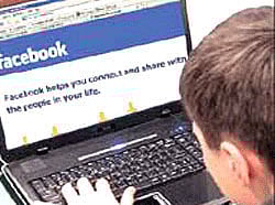 Third of people stalk their ex on Facebook and Twitter