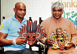 one for the album: Former Sri Lanka skippers Sanath Jayasuriya and Arjuna Ranatunga in Bangalore on Friday. DH PHOTO