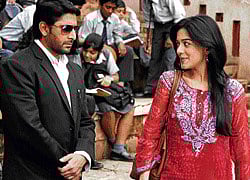DISTRACTING: Arshad Warsi and Amrita Rao.