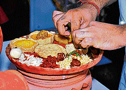 Regional cuisine A participant sets his preparations in rural style.
