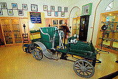 De Deon automobile, Mangalore's first car. The car was brought to the port city in 1906.