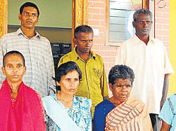 The seven members who are all set to return to their homes after getting treatment at Vishwasada Mane in Udupi.